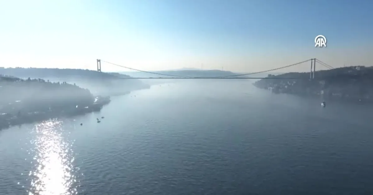 İstanbul Boğazı'nda sis nedeniyle trafik askıya alındı