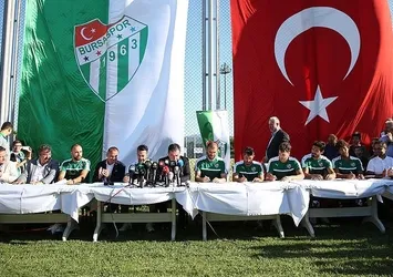 Bursaspor 7 futbolcuyla sözleşme imzaladı