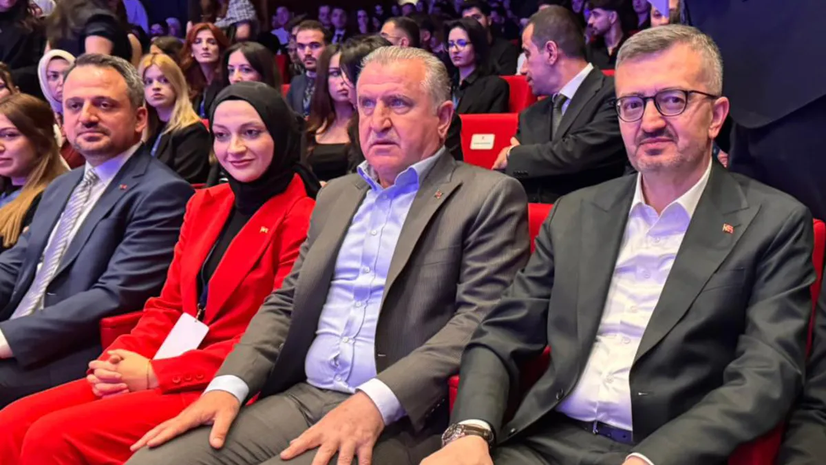İletişim Başkanı Burhanettin Duran: "Dijital vesayetin dominasyonu altında kalmayacağız"