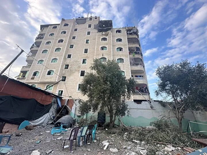 İşgalci İsrail kana doymuyor: Gazze’deki mülteci kampı yerle bir oldu! Ölenler arasında çocuklar da var