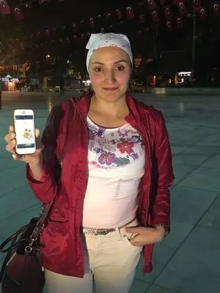 Minibüs beklerken 50 bin TL buldular - 1