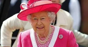 Kraliçe, Çin’i yerin dibine soktu!