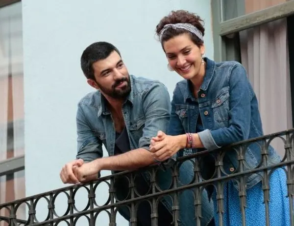 Engin Akyürek ve Bergüzar Korel ’Bir Aşk İki Hayat’ filmi için ilk kez bir arada