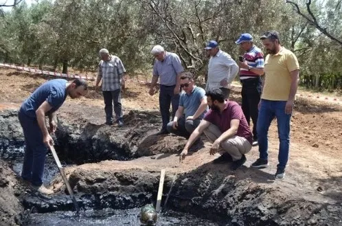 manisada-bulunan-petrole-benzeyen-siviyla-alakali-ilk-bilgiler-geldi-ilceyi-sevindiren-gelisme-tpao-numune-ald-1653930615615.jpg Manisa’da bulunan petrole benzeyen sıvıyla alakalı ilk bilgiler geldi! İlçeyi sevindiren gelişme: TPAO numune aldı - 2