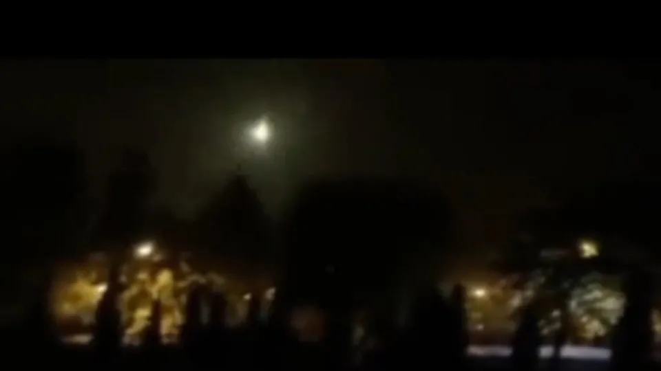 İstanbul'da heyecanlandıran ışık hüzmesi! Meteor mu düştü? Uzman isim A Haber'de tarih verdi: Tüm Türkiye'den gözlemlenebilecek
