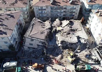 Elazığ depreminde Dilek Apartmanı 14 kişiye mezar olmuştu! Birbirlerini suçladılar