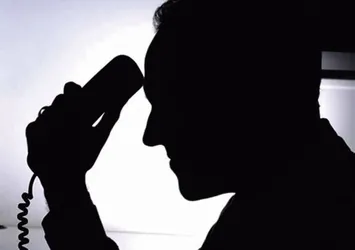 Polisten telefon dolandırıcılarına suçüstü