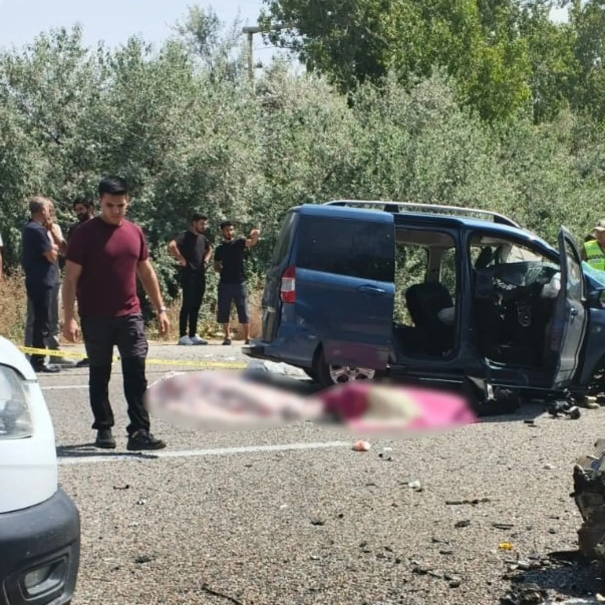Van'da feci kaza! İki araç kafa kafaya çarpıştı: 2 ölü, 9 yaralı
