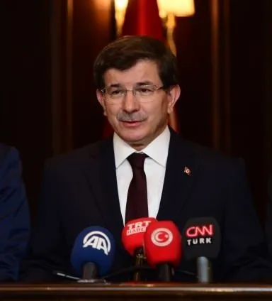 Türk vatandaşlarının kurtarılmasını Davutoğlu açıkladı