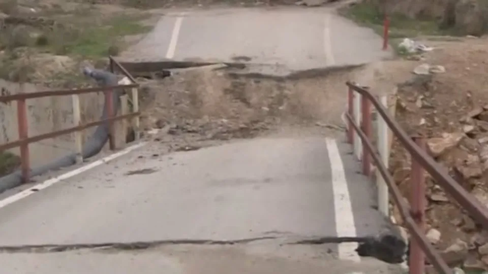 İzmir Torbalı Belediyesi’ne köprü tepkisi! 1 yıldır onarılmadı