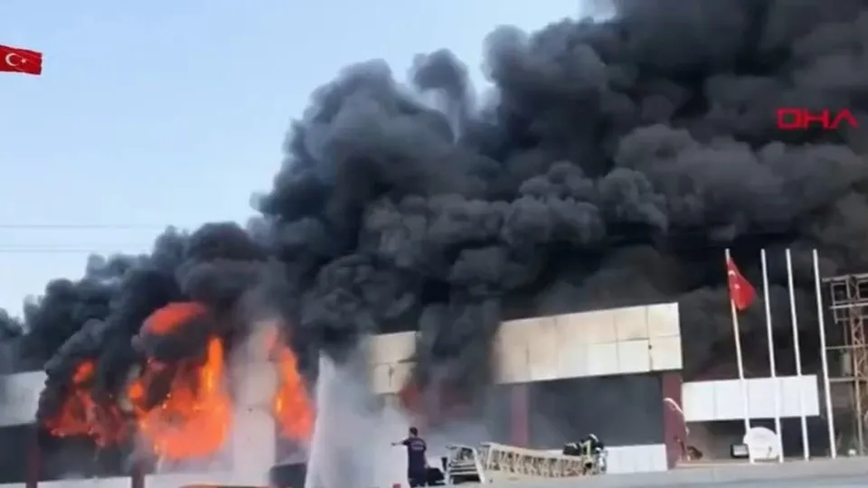 Manisa Da Mobilya Fabrikasinda Yangin Ahaber Video Izle