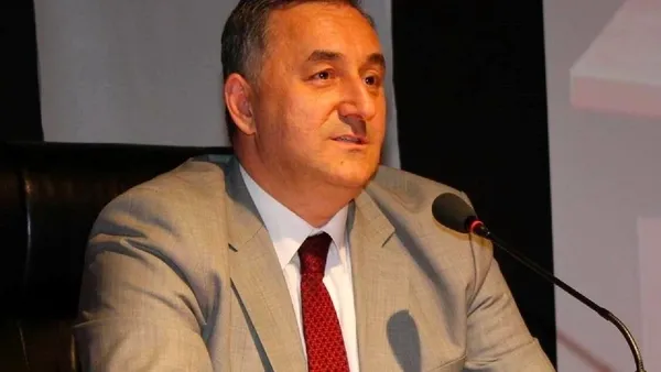 son-dakika-gazeteci-cengiz-erdinc-gozaltina-alindi-1698931992263.jpg Son dakika: Gazeteci Cengiz Erdinç gözaltına alındı - 2
