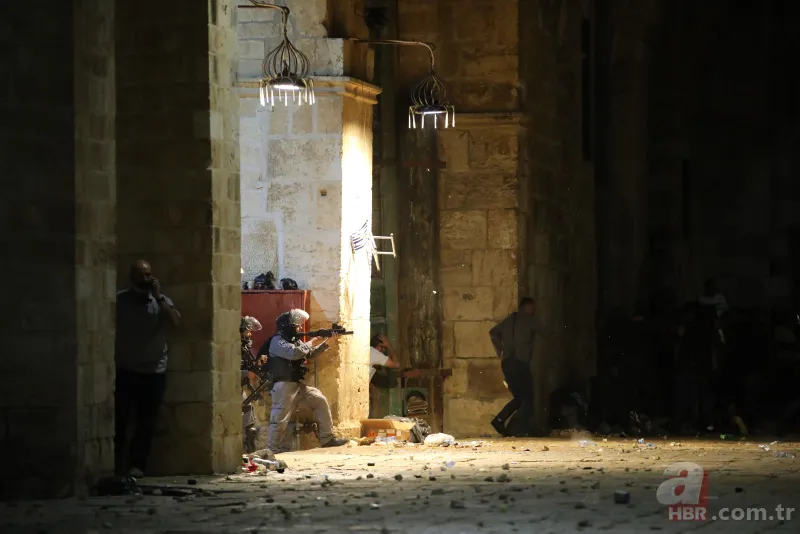 Terörist İsrail Mescid-i Aksa'da kan döktü! Yüzlerce yaralı var! İşte son görüntüler 10