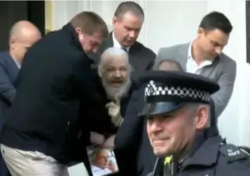 Wikileaks kurucusu Julian Assange tutuklandı