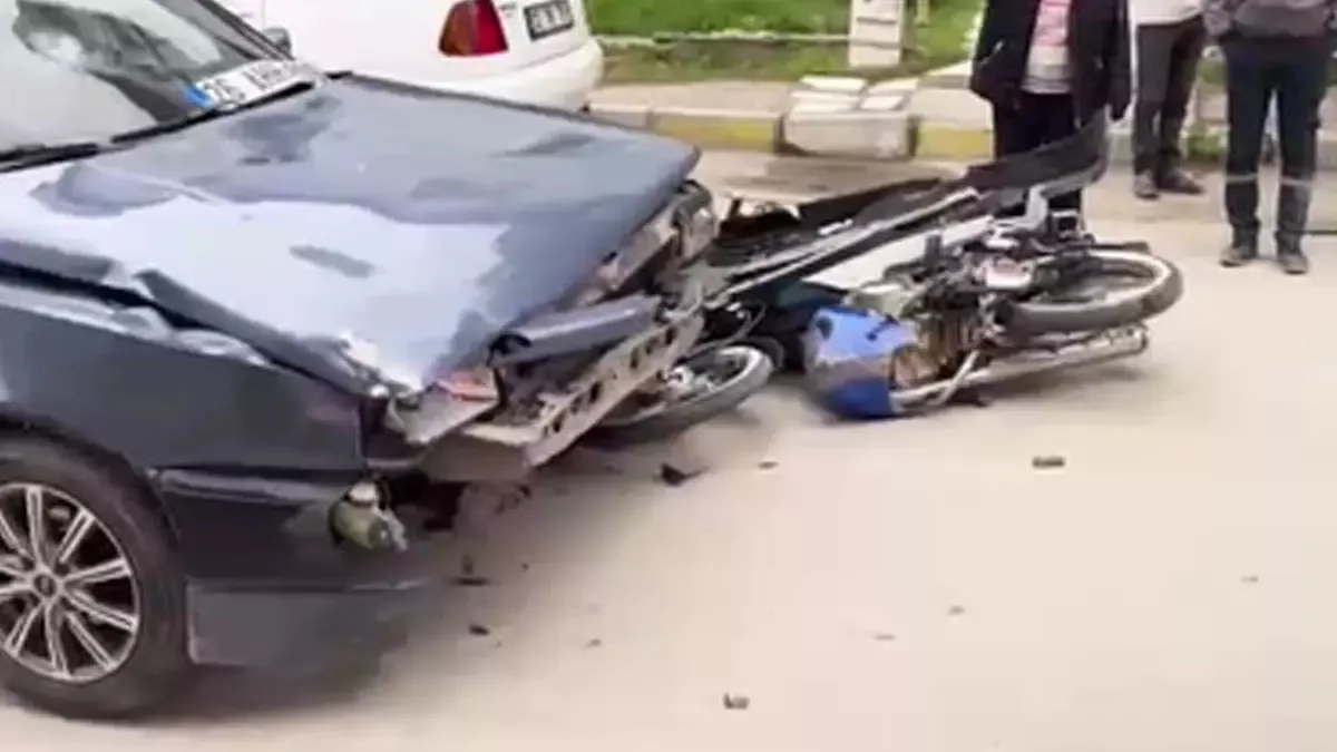 Otomobil ile motosiklet çarpıştı 2 çocuk yaralandı