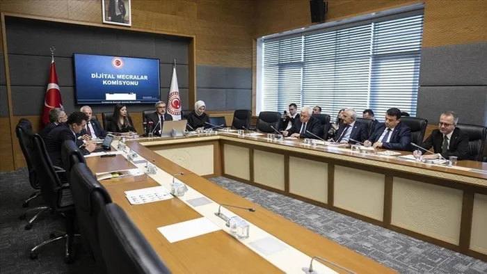 resmi-gazetede-yayimlandi-tbmm-dijital-mecralar-komisyonu-dijital-telif-icin-tatilde-de-calisacak-1720482718704.jpeg Resmi Gazete'de yayımlandı! TBMM Dijital Mecralar Komisyonu 'dijital telif" için tatilde de çalışacak - 1