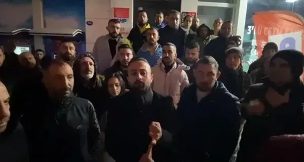 CHP'li İzmir yangın yeri! Çiğli'de partililer isyan ateşini yaktı: Çocuk başkan istemiyoruz - 3