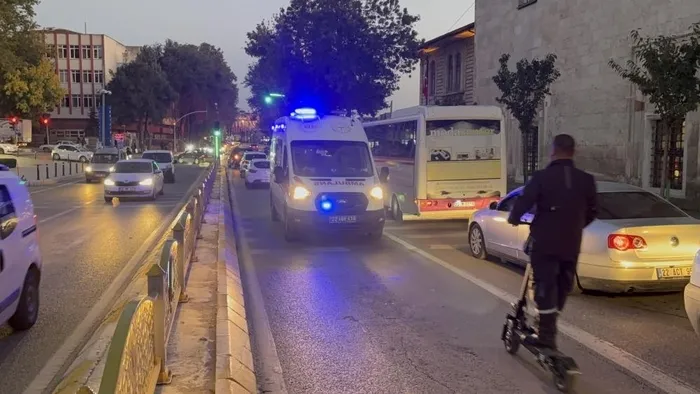 edirnede-motosiklet-refuje-carpti-2-yarali-1760980122450.jpeg Fotoğraf (İHA)