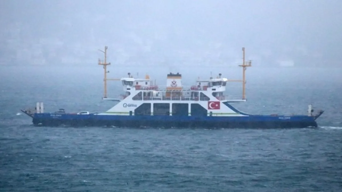 Çanakkale'de feribot seferlerine olumsuz hava engeli!