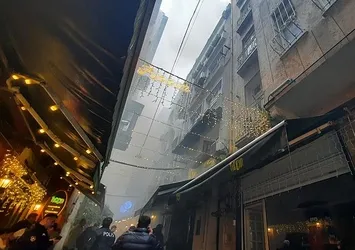 İstiklal Caddesi'nde panik! Restoranın mutfağında yangın çıktı