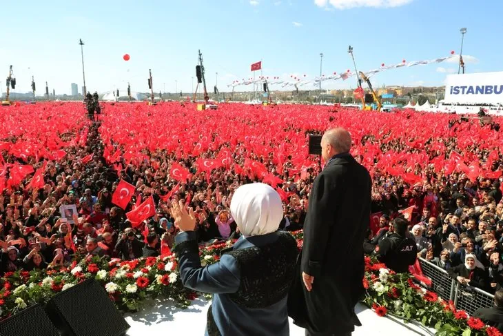 Tansu Çiller ve Mehmet Ağar Yenikapı'da! Başkan Erdoğan karşıladı