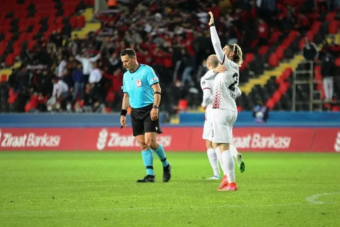 Gaziantep FK 3-1 Sakaryaspor maç sonucu (GOLLERİ İZLE) - Ziraat Türkiye Kupası - 1
