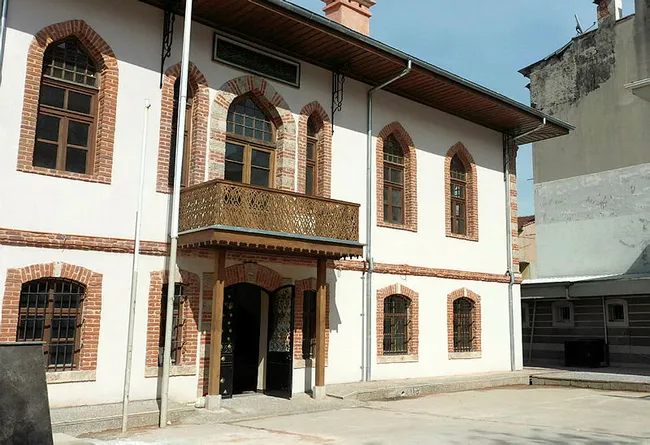 Bursa’da restore edilen 553 yıllık eğitim yuvası yeniden öğrencilerine kavuşacak