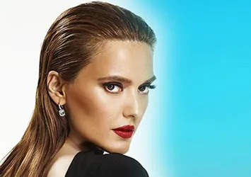 Demet Akalın Aleyna Tilki'den şarkı alıyor