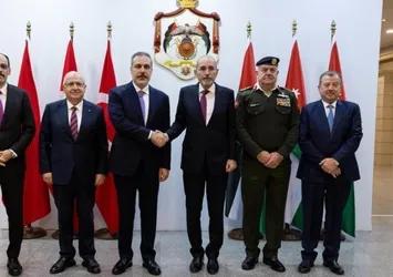 Bakan Fidan'dan Ürdün'de kritik temas! Safadi ile görüştü