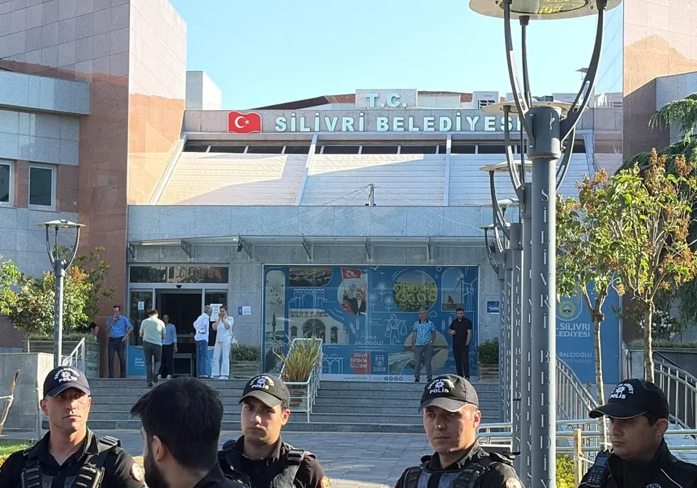 CHP'li Silivri Belediyesi'ne yolsuzluk operasyonu! Belediye Başkanı Bora Balcıoğlu gözaltında - 4