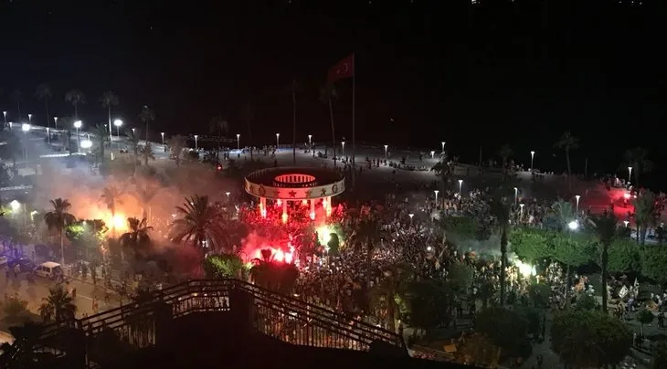 Galatasaray 21. kez Türkiye’nin en büyüğü oldu. İşte yurt çapında  şampiyonluk kutlamaları