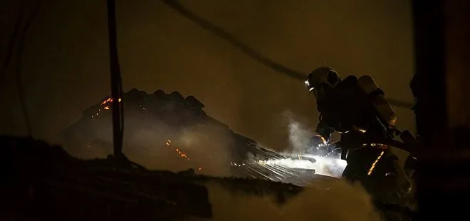 Ankara Kalesi’nde büyük yangın: 7 ev küle döndü