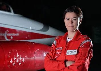Binbaşı Esra Özatay Türk Hava Kuvvetleri'nin ilk kadın filo komutanı oldu