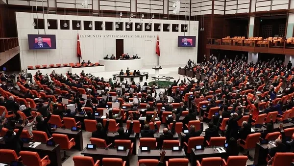 chp-lideri-kemal-kilicdaroglu-irak-ve-suriye-tezkeresine-hayir-oyu-vereceklerini-acikladi-1696937385507.jpeg CHP lideri Kemal Kılıçdaroğlu Irak ve Suriye tezkeresine 'hayır' oyu vereceklerini açıkladı - 3