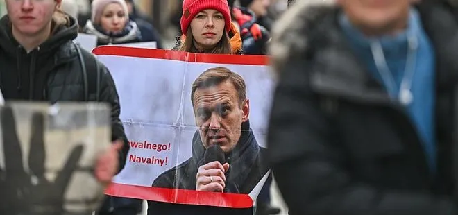 Rusya’da Vladimir Putin’e muhalif siyasetçi Aleksey Navalny cezaevinde hayatını kaybetti
