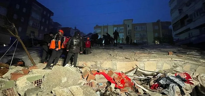 7.4’lük deprem 10 ilde hissedildi! Acı haberler peş peşe geliyor | Emniyet Genel Müdürlüğü’nden flaş uyarı