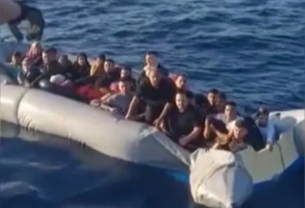 Midilli Adası’nda göçmen botu battı! O anlar böyle görüntülendi