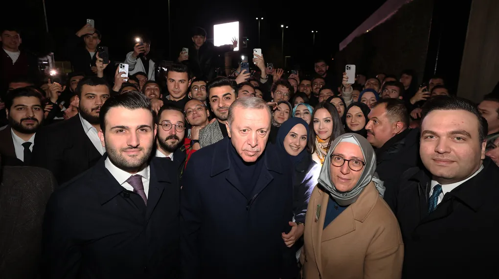 AK Gençlik'ten Başkan'a doğum günü sürprizi!