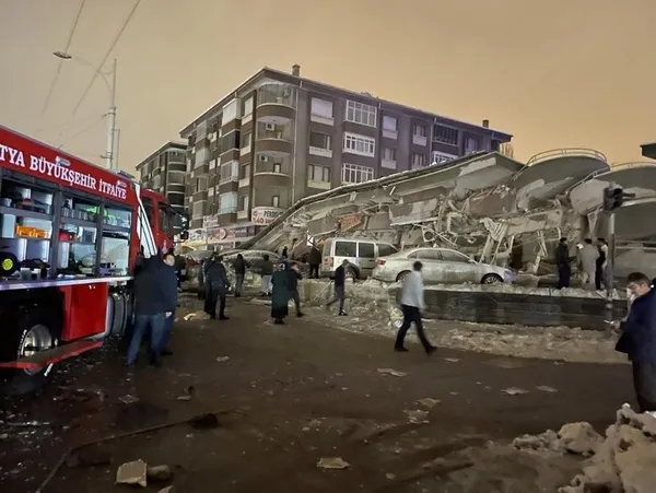 Yurt dışından 7 bine yakın personel deprem için Türkiye'ye geldi! Sağlıkçılar ve arama kurtarma ekipleri 10 ile akın etti - 1