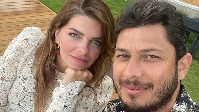 2-cocuk-annesi-pelin-karahan-12-yillik-esinden-bosaniyor-1771916015983.jpeg Kaynak: Sosyal medya