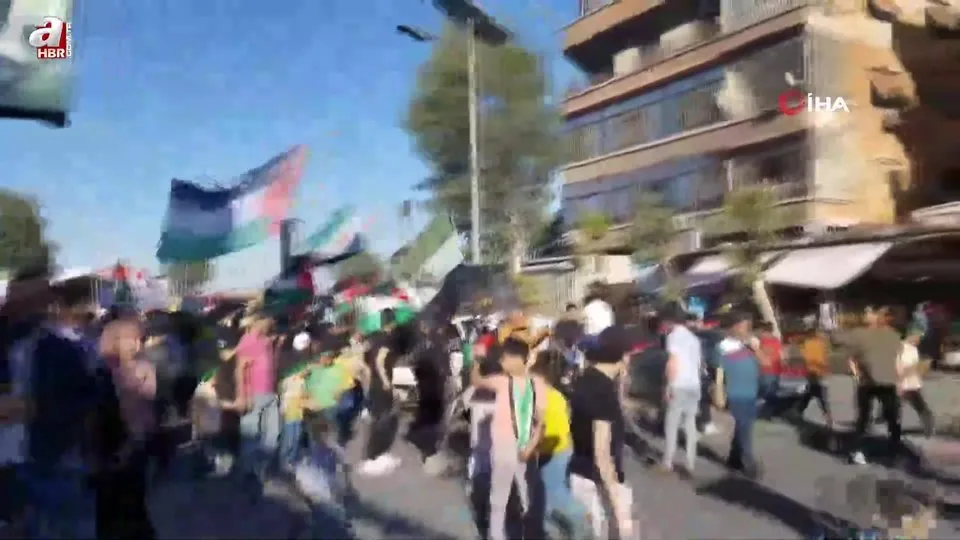 Suriye’de Filistin’e destek gösterisi!