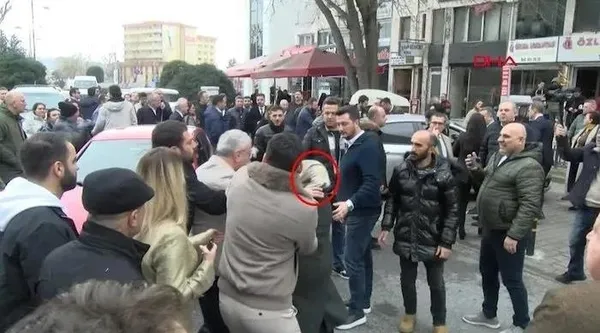 chpli-hasan-akkus-yasli-kadina-saldirdi-kufretti-1705758944700.jpeg CHP’li Hasan Akkuş yaşlı kadına saldırmıştı! Boğazı sıkılan Nebiha Yetimoğlu şikayetçi oldu - 3