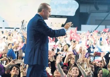 AK Parti'de yenilenme zamanı!
