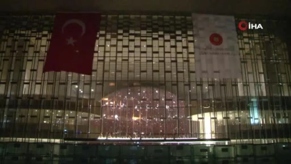 Atatürk Kültür Merkezi’nin tabelası asıldı