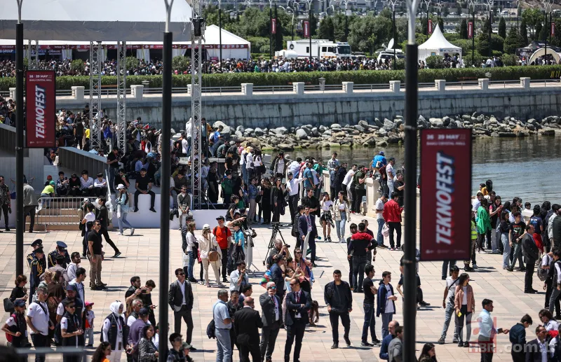 Azerbaycan'da TEKNOFEST heyecanı! Türk uşakları neler başarabileceğini dünyaya gösterecek | SOLOTURK hayran bıraktı 13