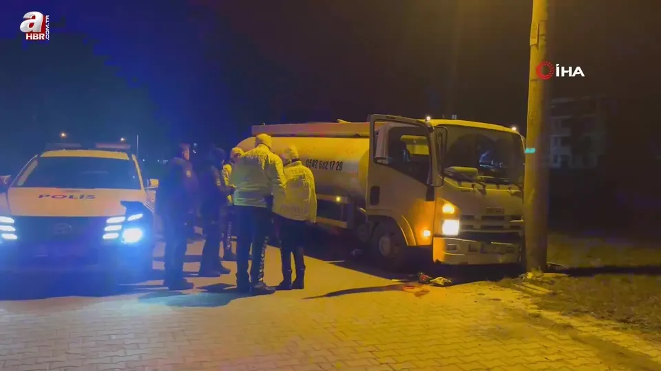 Sürüyü ezmeyim derken beton direğe çarptı