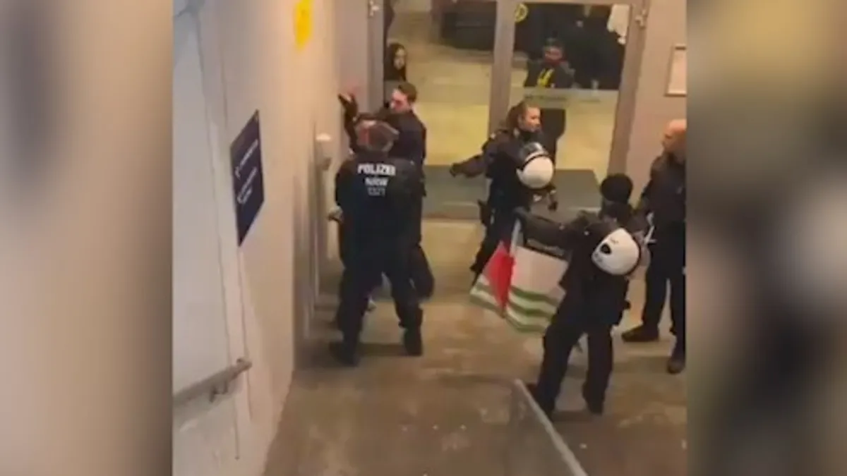 Alman polisinin Filistin bayrağı hazımsızlığı! Celtic taraftarını yaka paça gözaltına aldılar