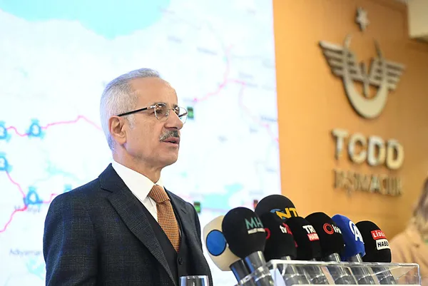 Ankara-Sivas YHT hattında rekor yolcu taşındı! Bakan Uraloğlu rakamları açıkladı - 3