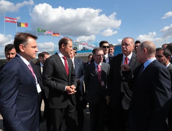 Başkan Erdoğan ve Putin SU-57'nin başında incelemelerde bulundu