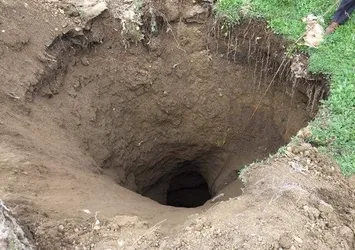 Çorum'da köyde 30 metre derinliğinde obruk oluştu